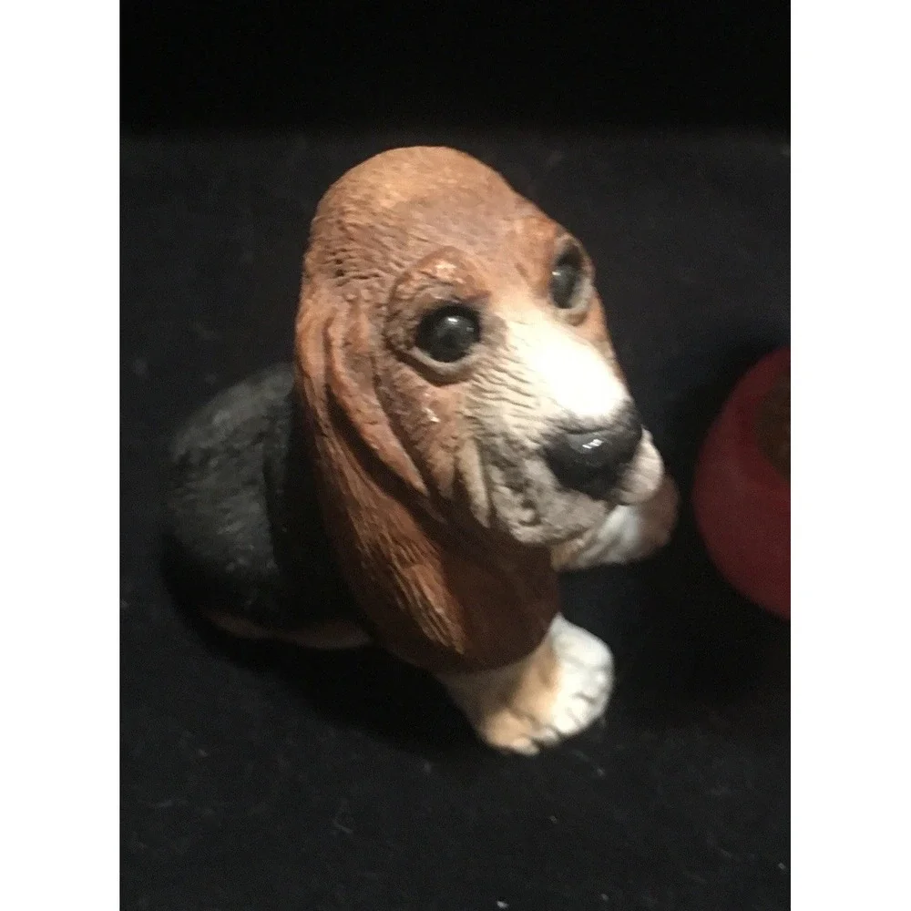 Stone Critters Majestic Basset Hounds with Food Dish Ears Pinned‎ Back Figurine